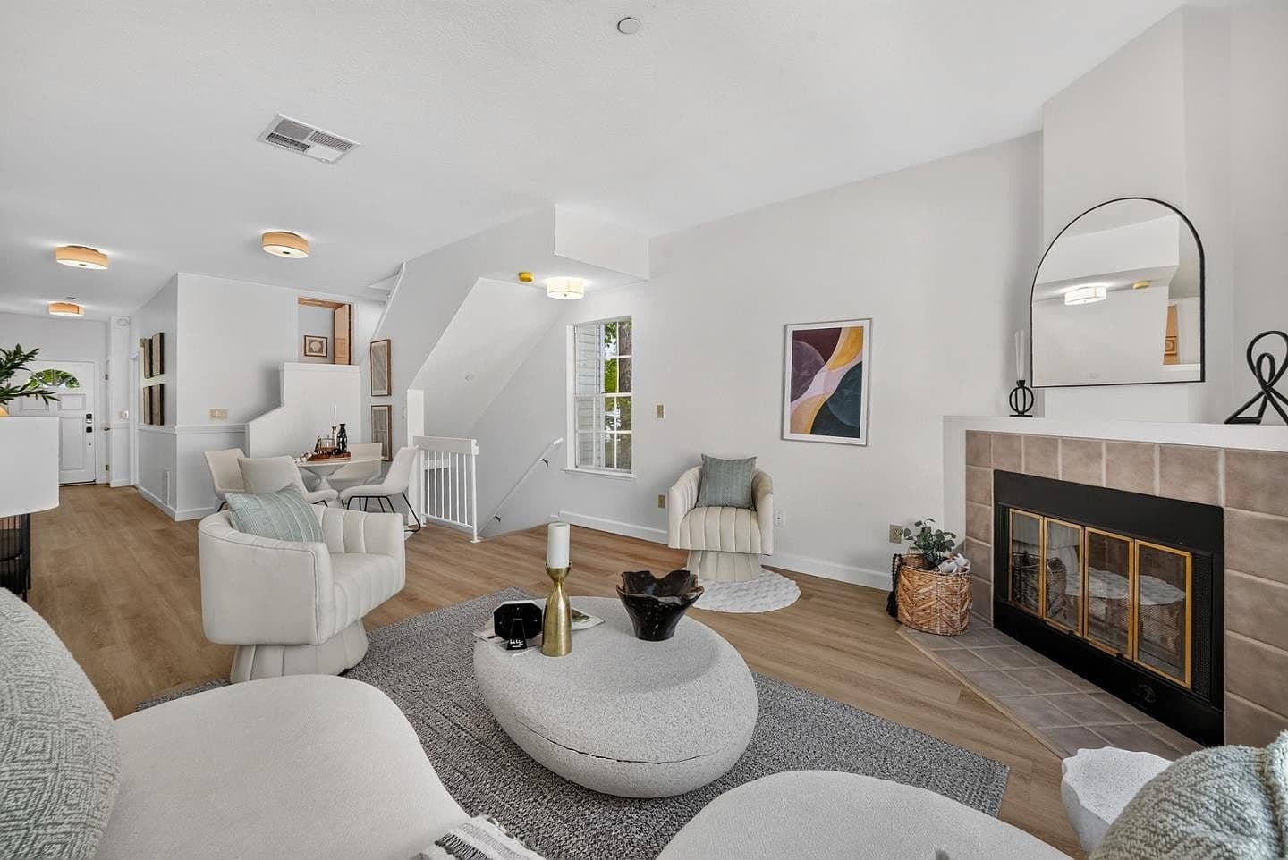 964 Belmont Ter Unit 1, listing photograph 1