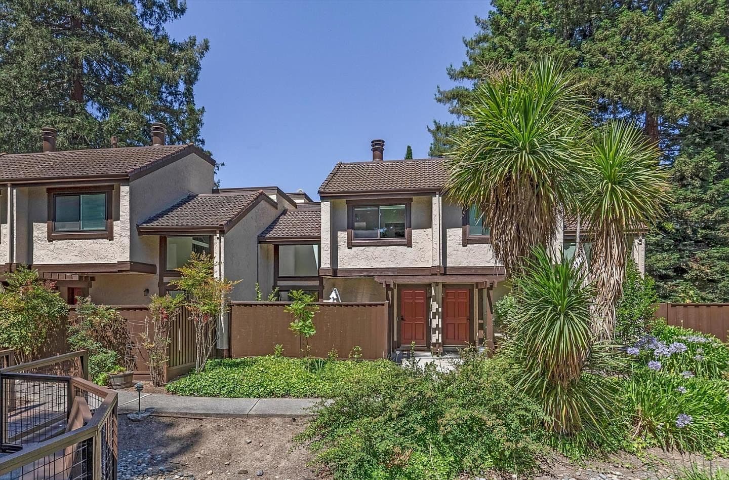 1525 Tyler Park Way, listing photograph 1