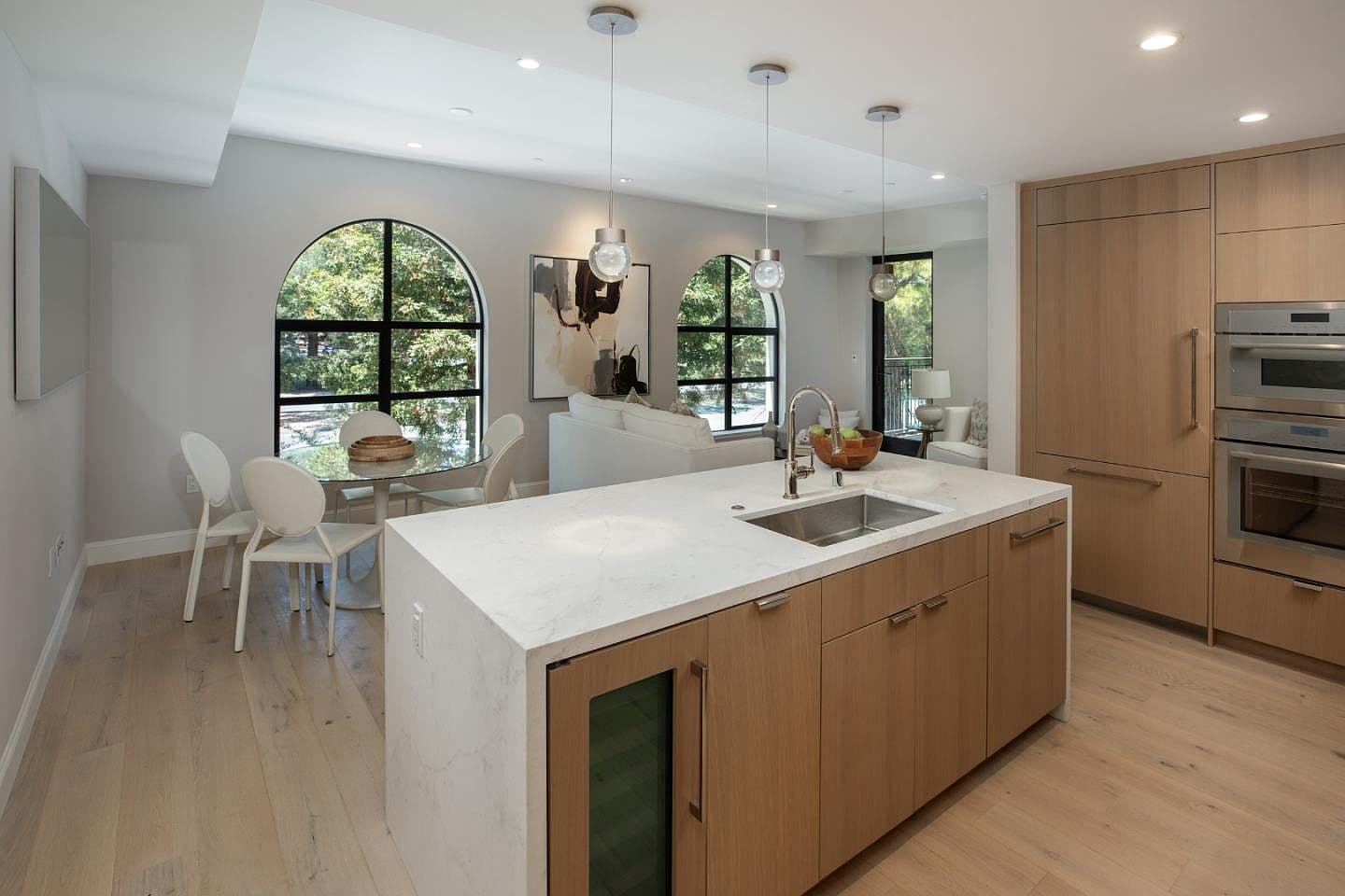 450 1st St #208, listing photograph 1