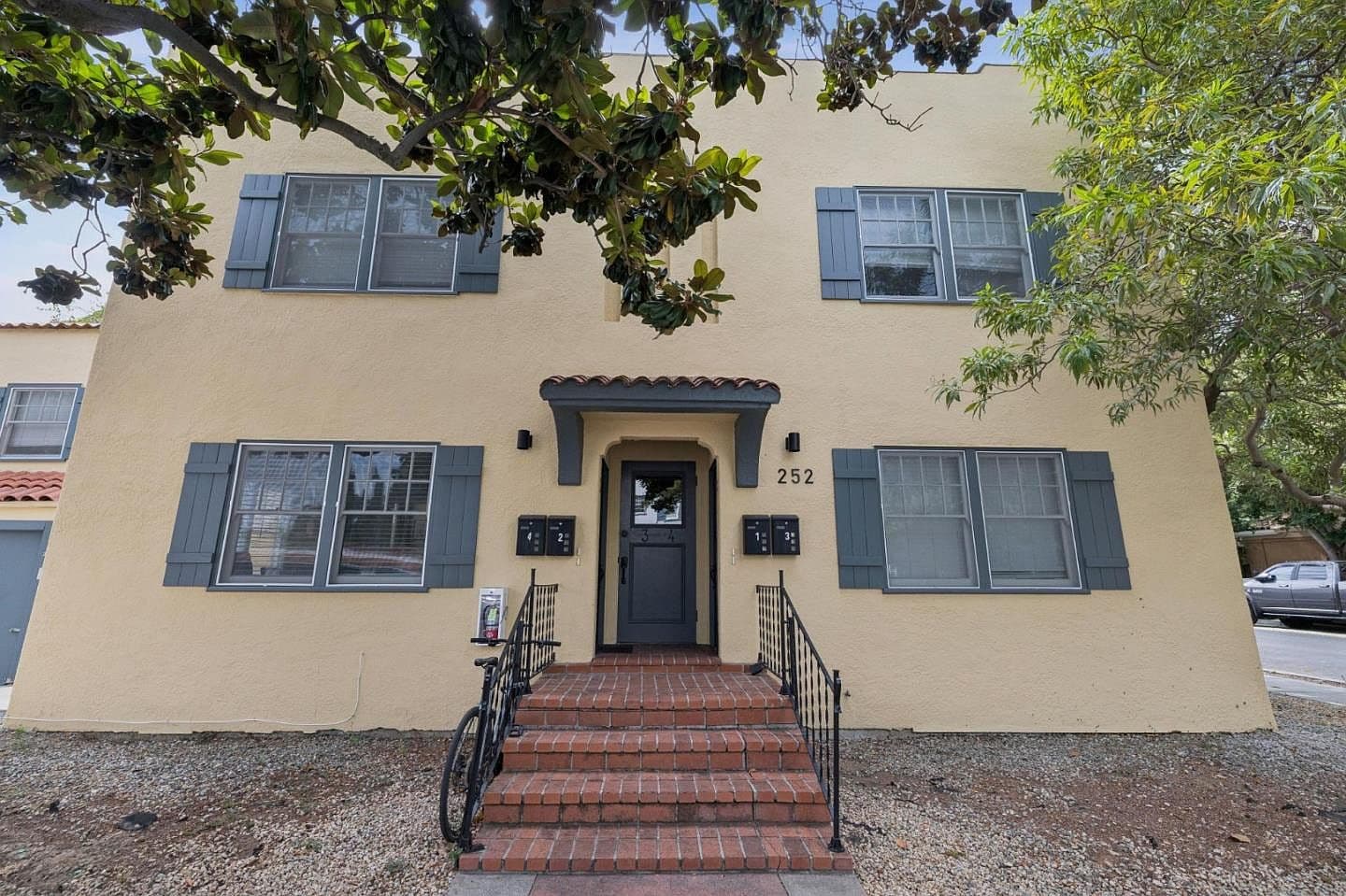 Everett Paloalto, listing photograph 1