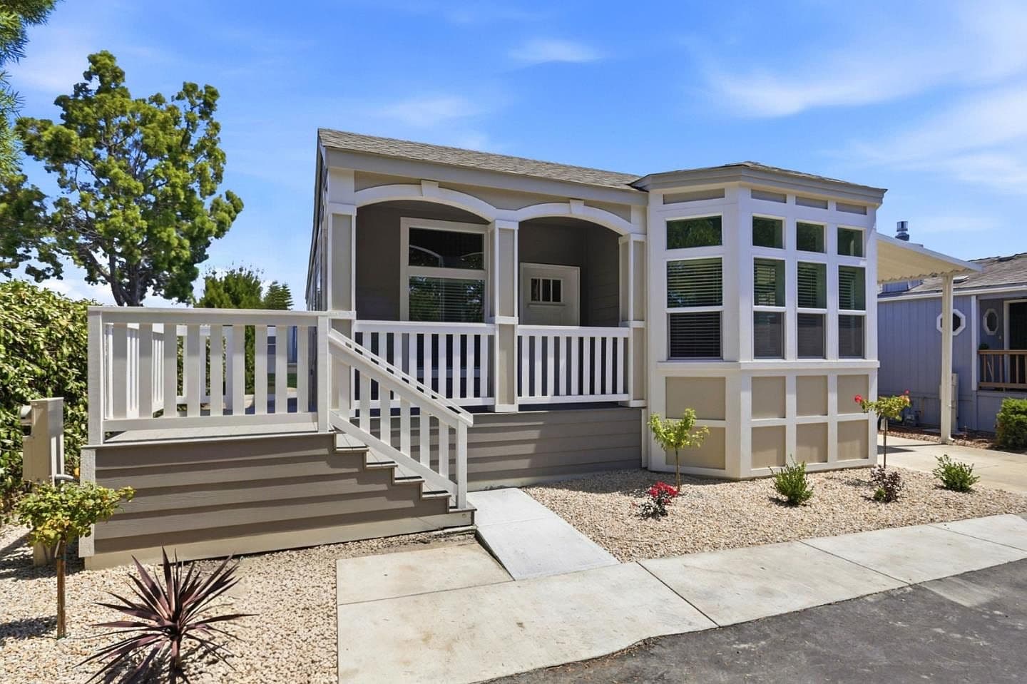 433 Sylvan Ave Space 68, listing photograph 1