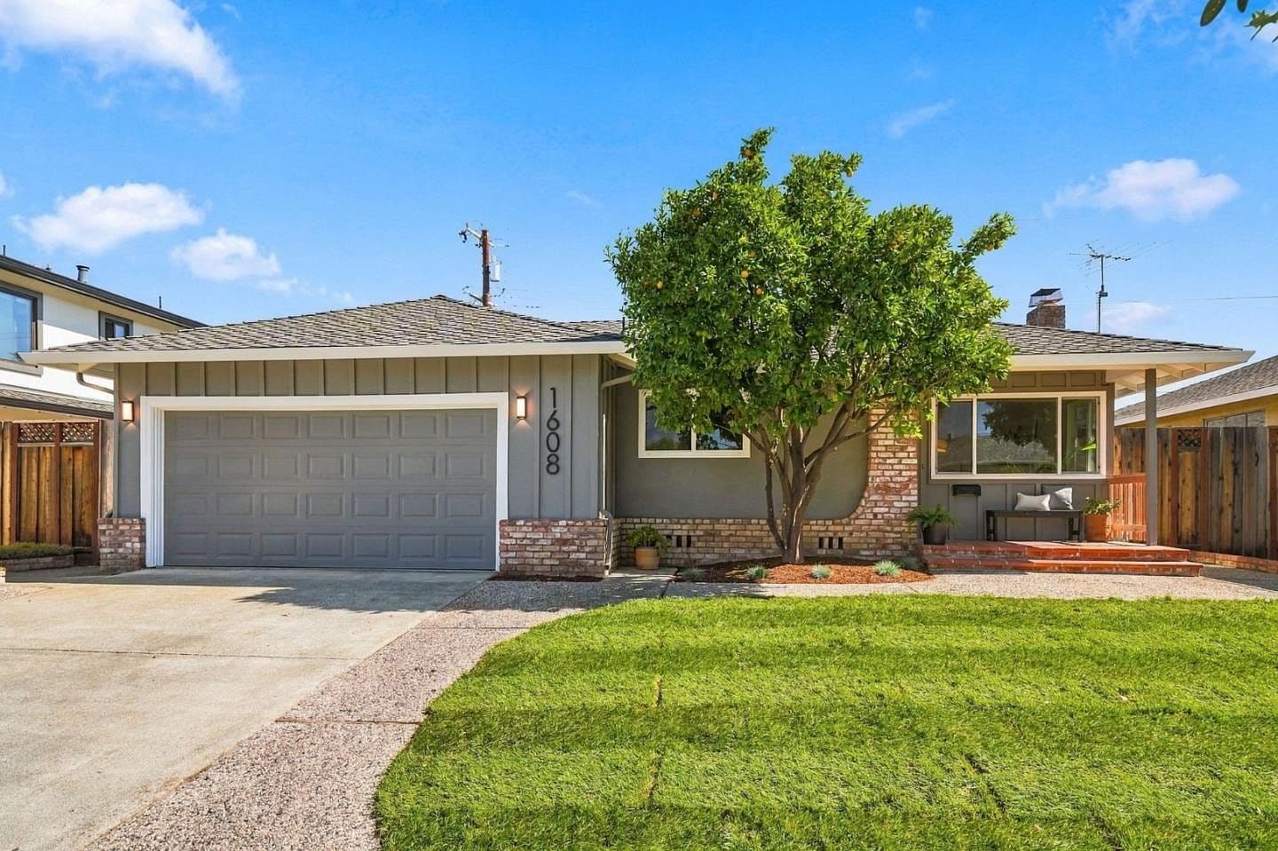 1608 Longspur Ave, listing photograph 1