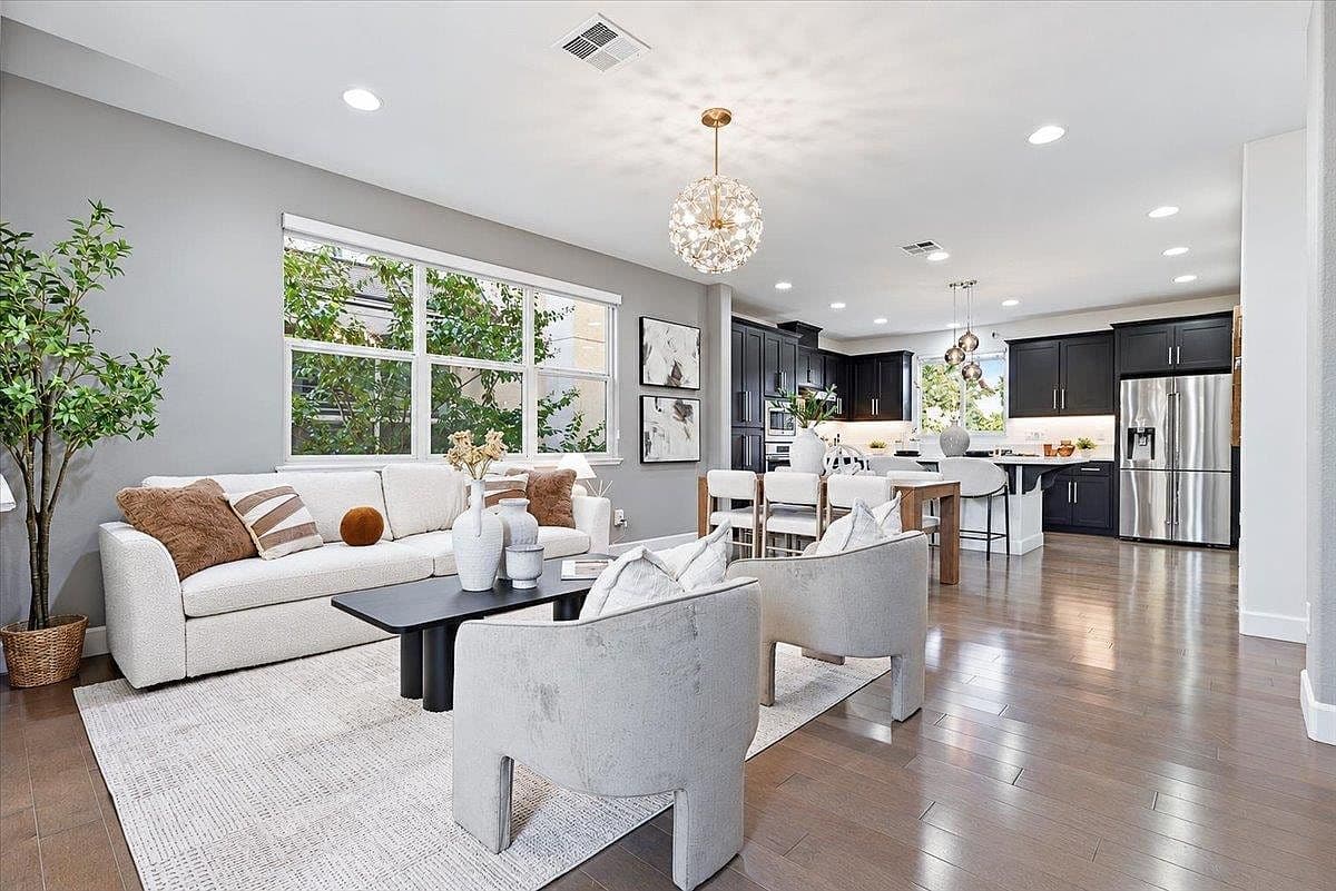 316 N Fair Oaks Ave, listing photograph 1