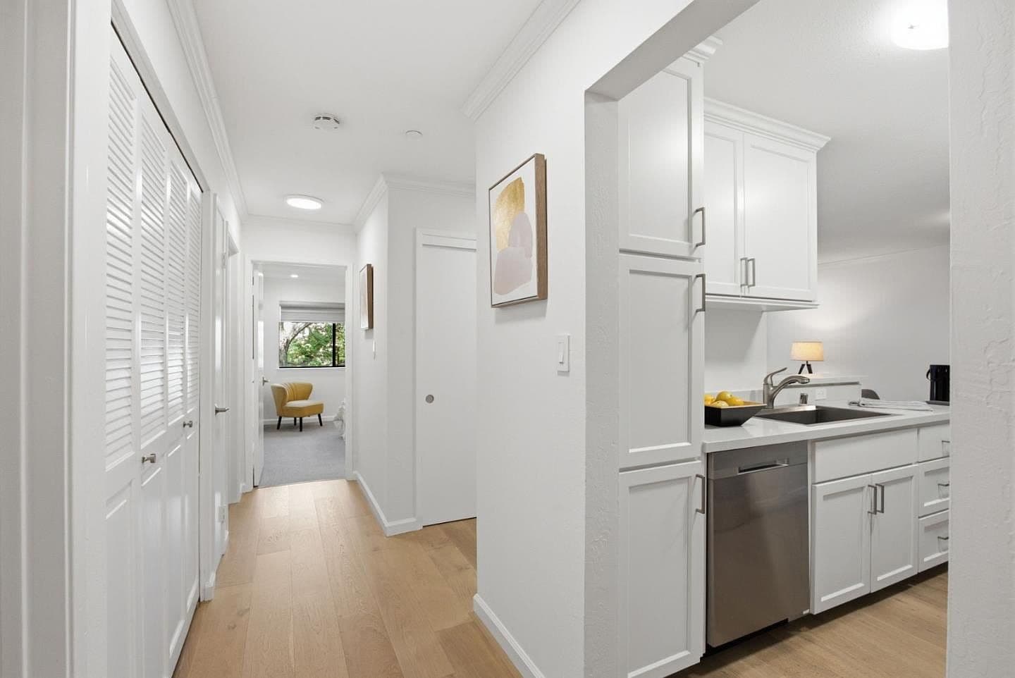226 W Edith Ave APT 33, listing photograph 1