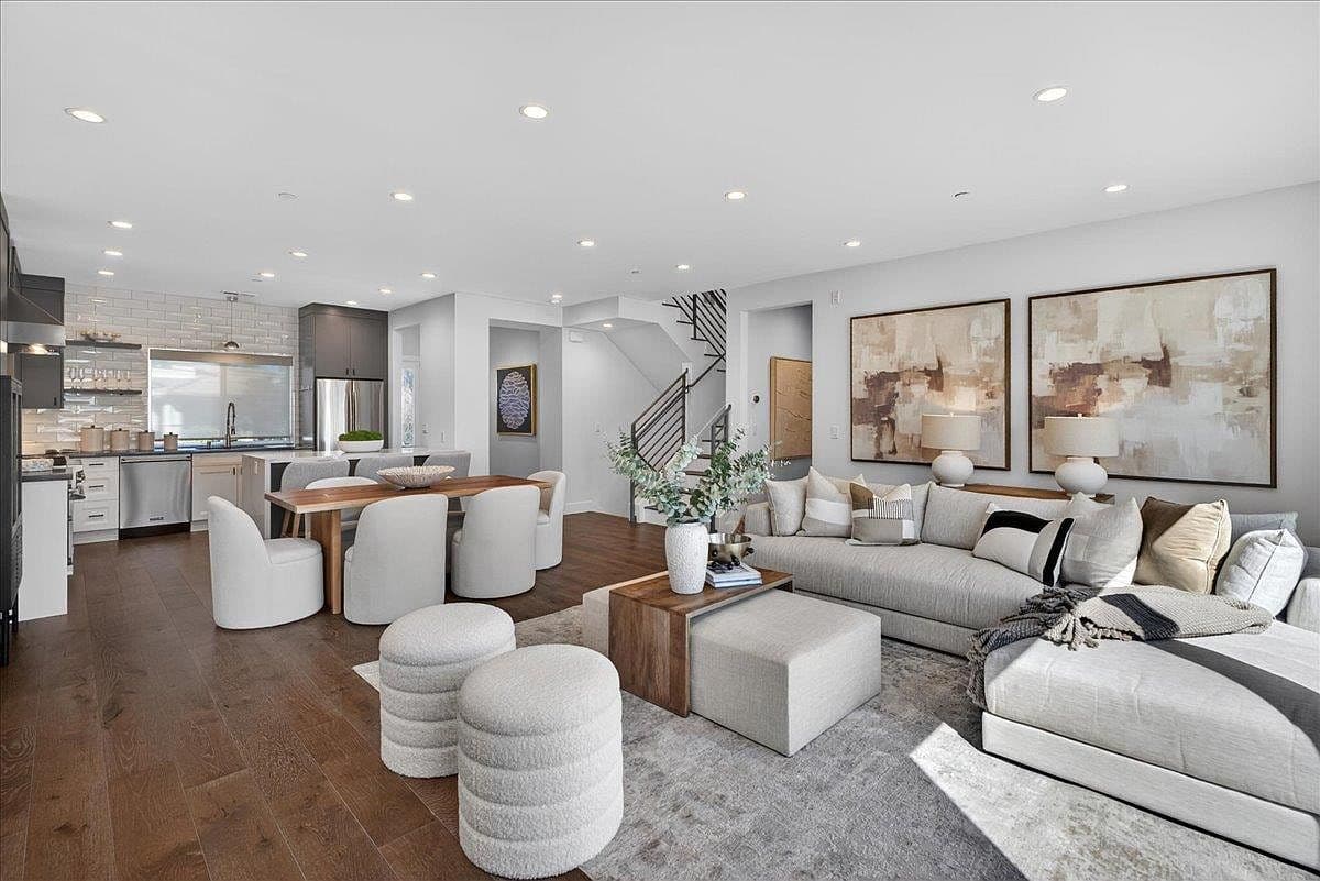 10200 Empire Ave, listing photograph 1
