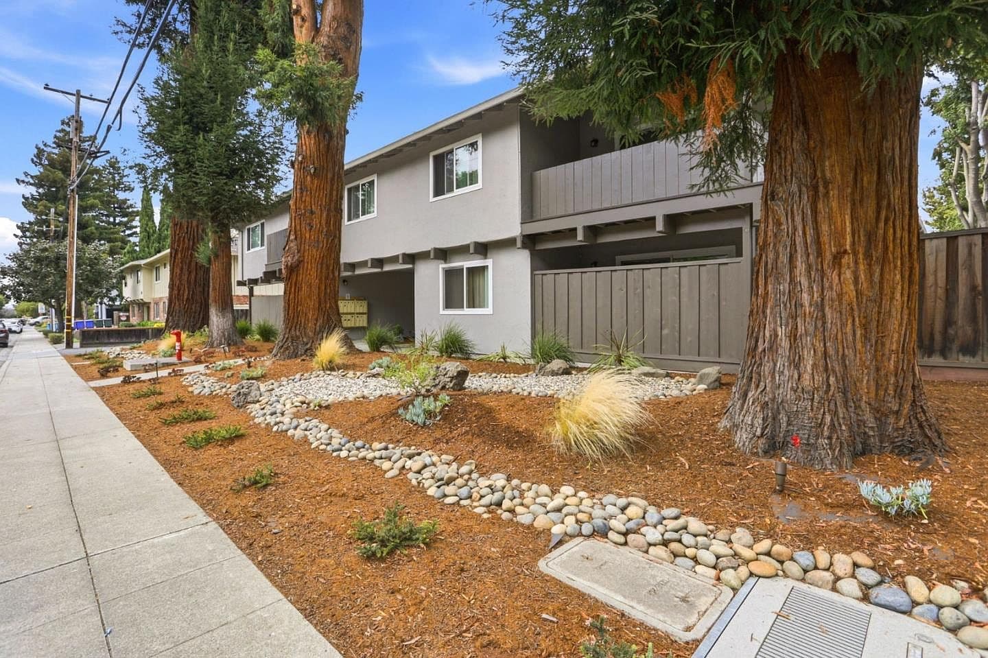 Easy Mountainview, listing photograph 1
