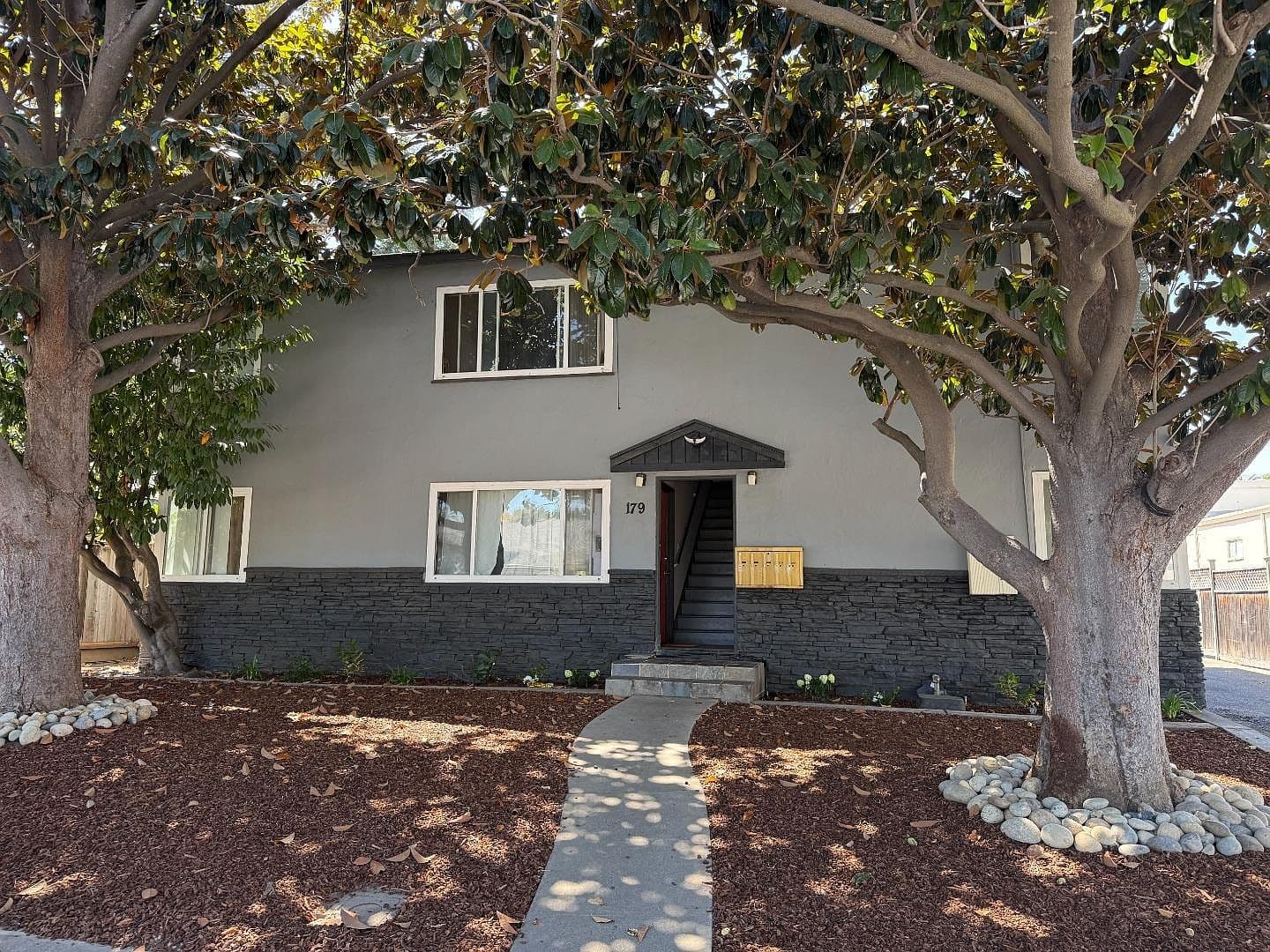 Dalma Mountainview, listing photograph 1
