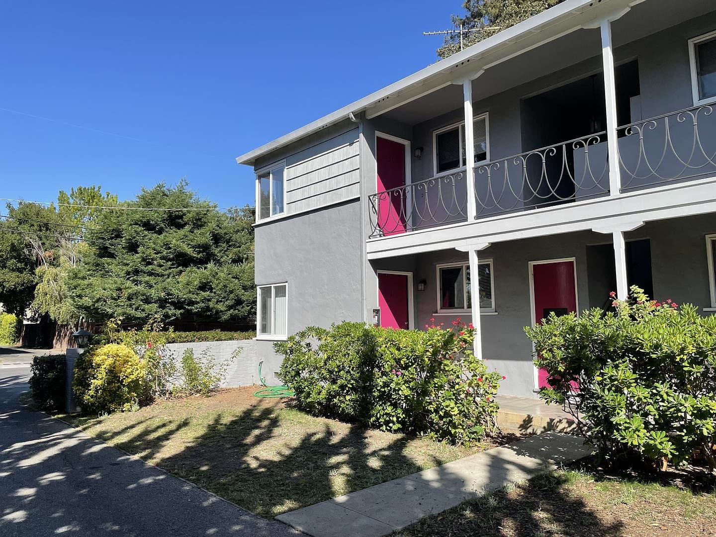 835 Fremont St, listing photograph 1
