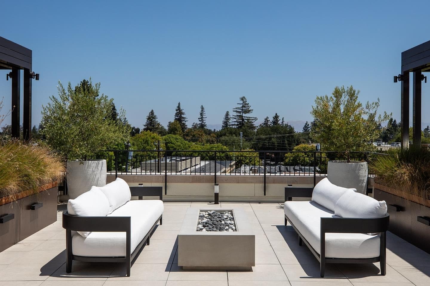 450 1st St #108, listing photograph 1