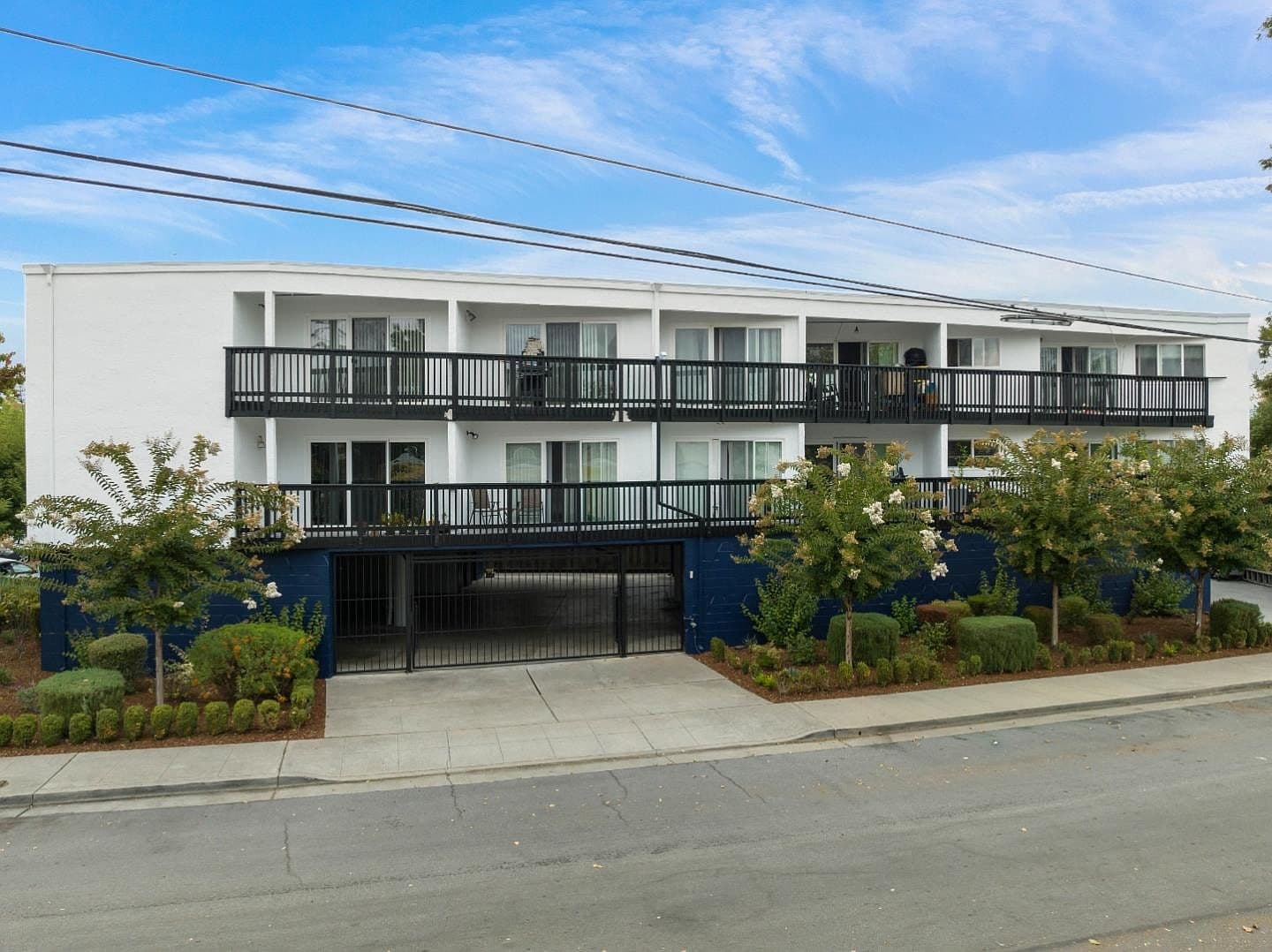 Clinton Redwoodcity, listing photograph 1