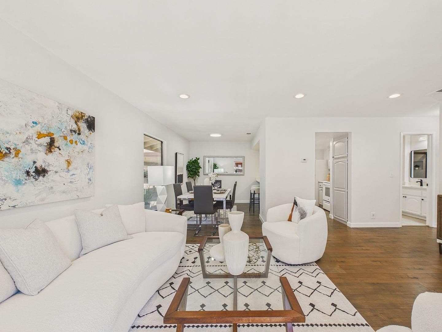 215 Red Oak Dr W APT G, listing photograph 1