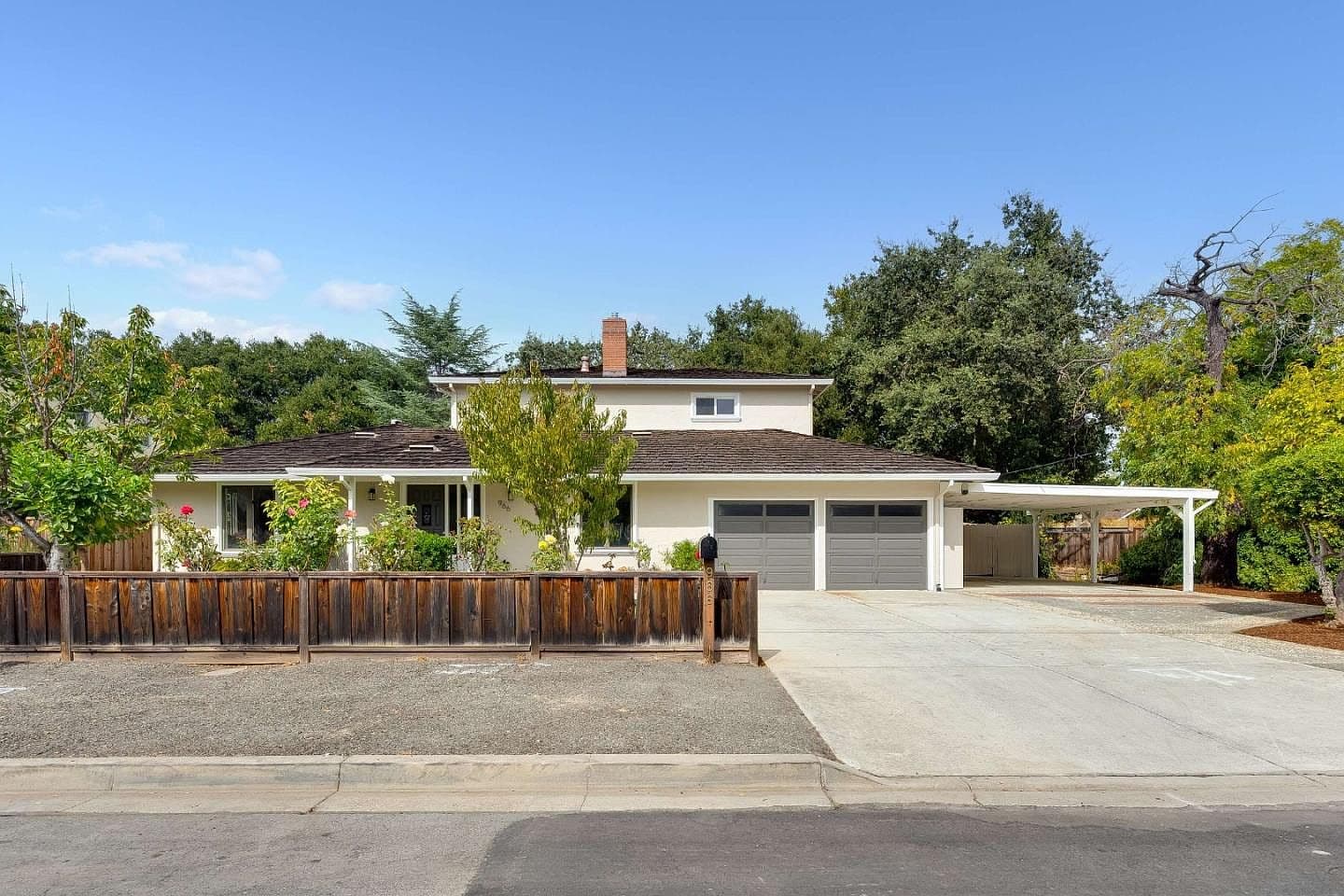 966 Marilyn Dr, listing photograph 1