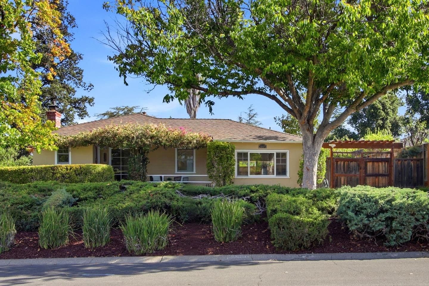 22071 Hibiscus Dr, listing photograph 1