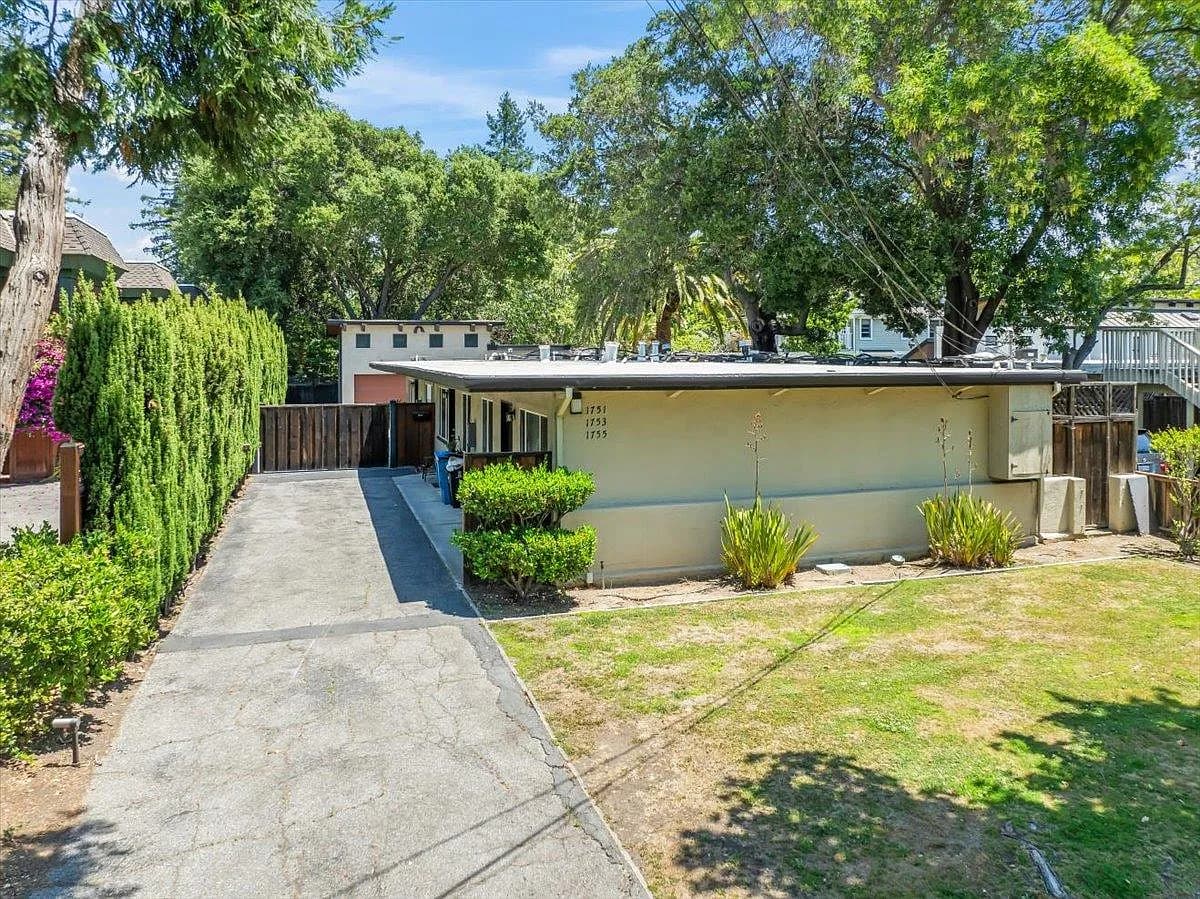 1751 Alma St, listing photograph 1