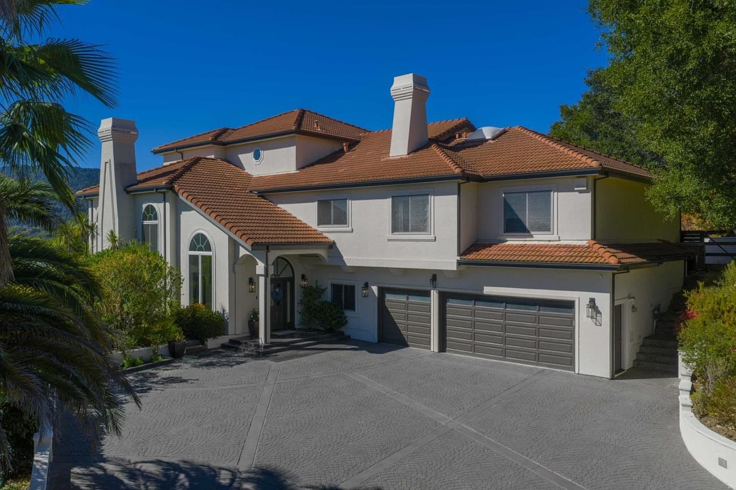 643 W Glen Way, listing photograph 1