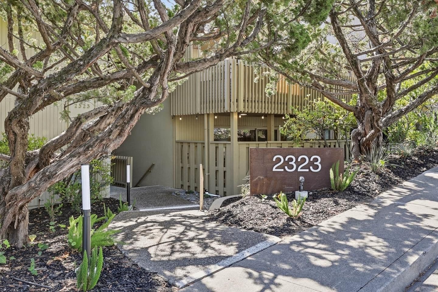 2323 Eastridge Ave APT 512, listing photograph 1