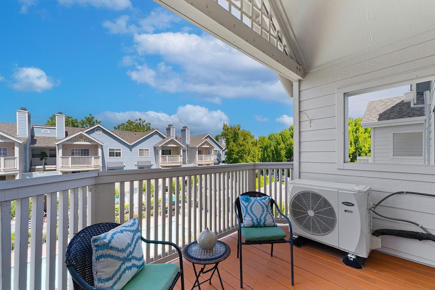 609 Arcadia Ter #303, listing photograph 1