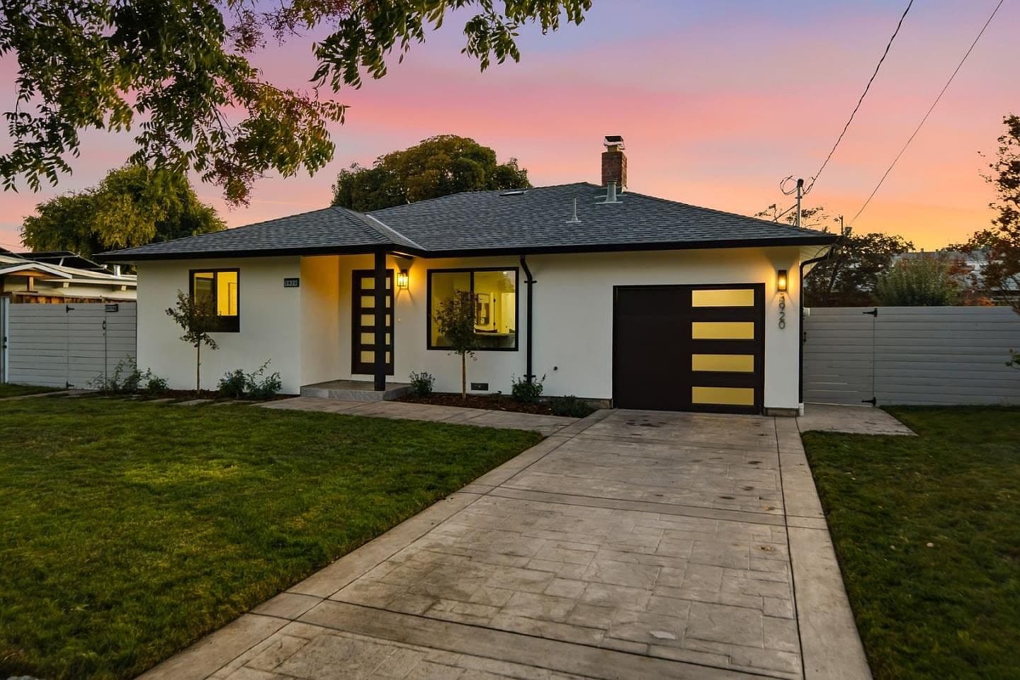 3920 Park Blvd, listing photograph 1