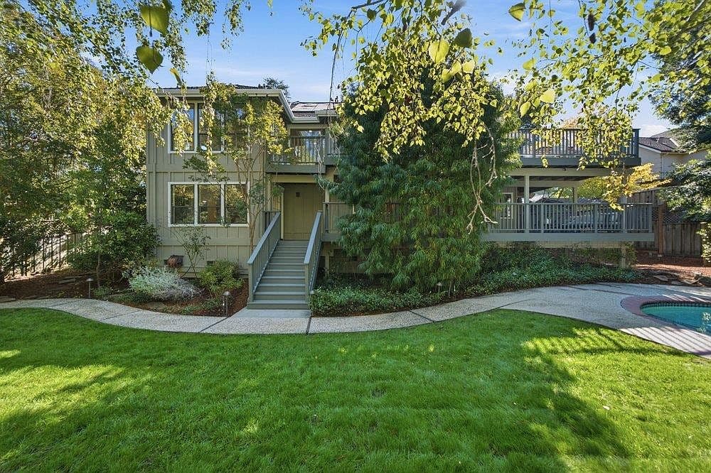 22608 Poppy Dr, listing photograph 1