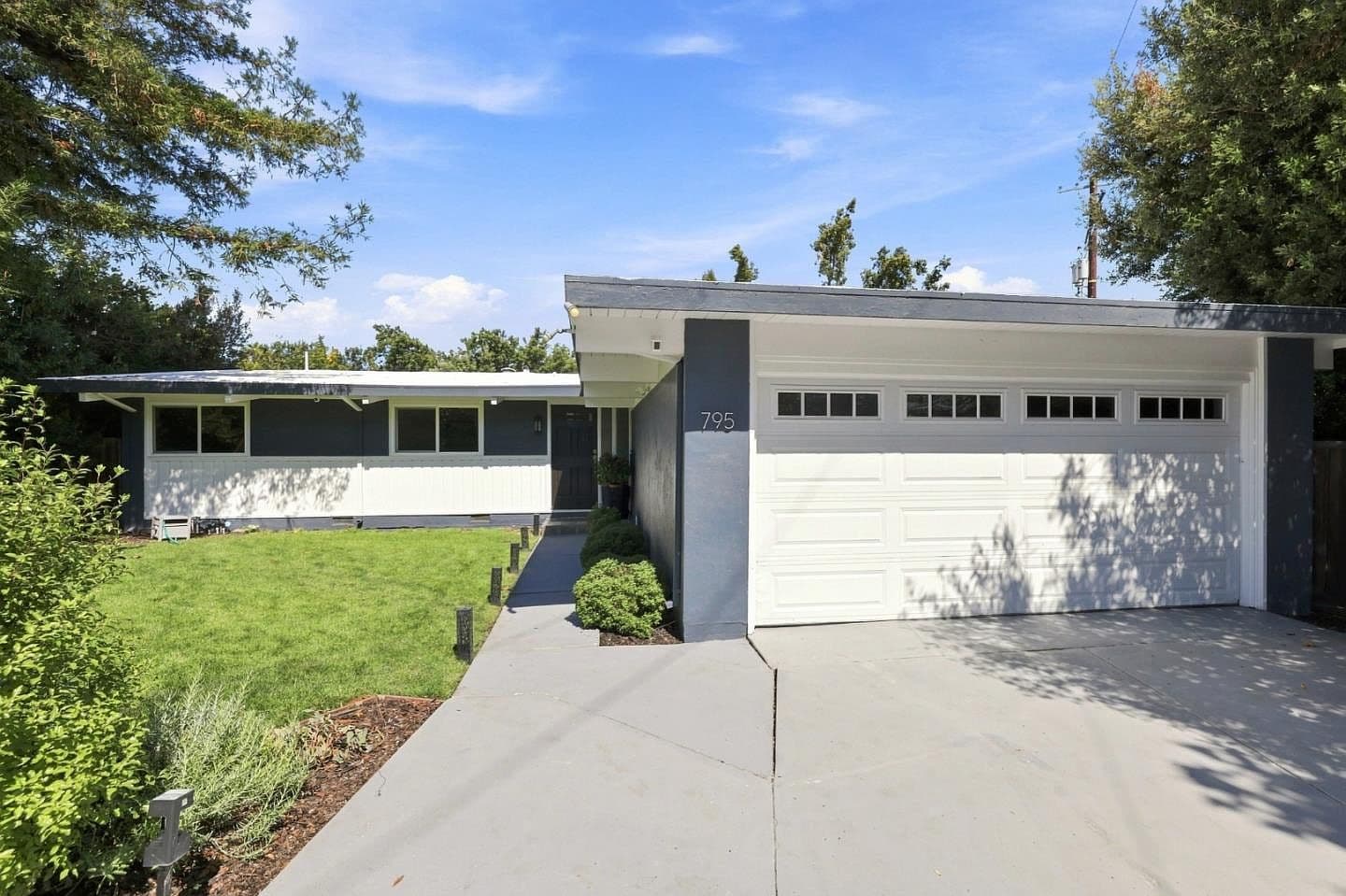 795 E Charleston Rd, listing photograph 1