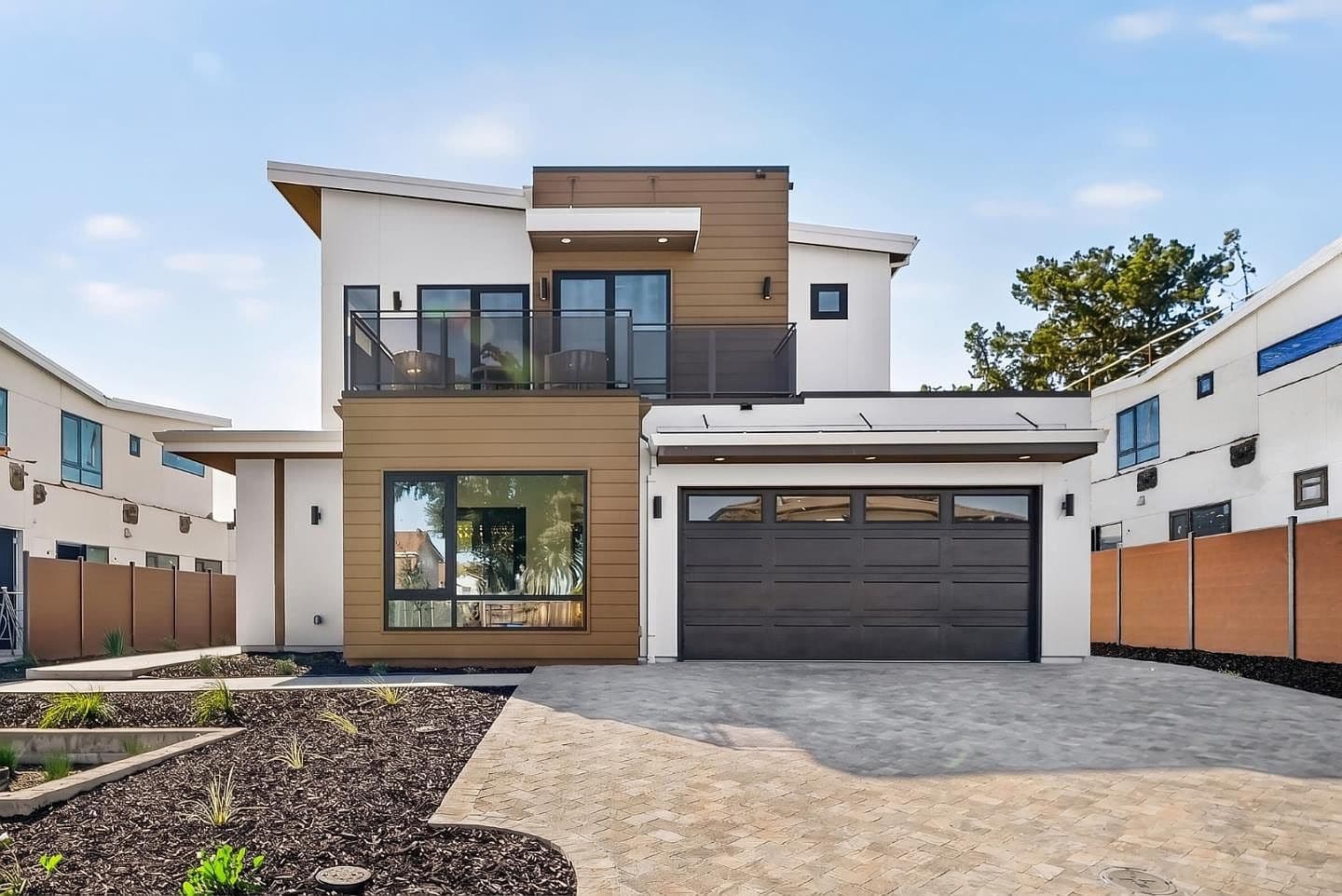 20882 Cherryland Dr, listing photograph 1