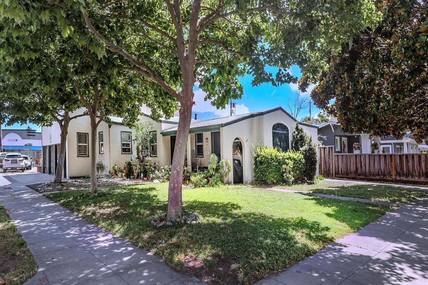 Arch Redwoodcity, listing photograph 1