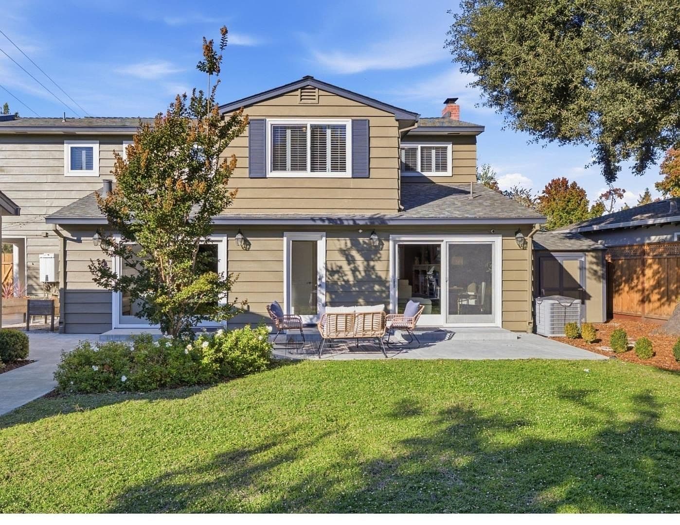 884 Hanover Ave, listing photograph 1