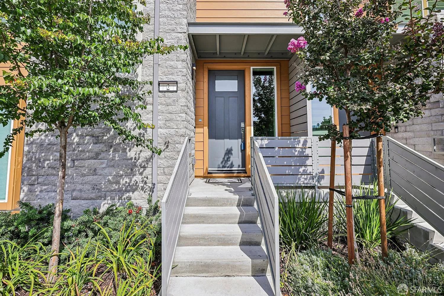 1301 Barbet Cir Unit 2, listing photograph 1
