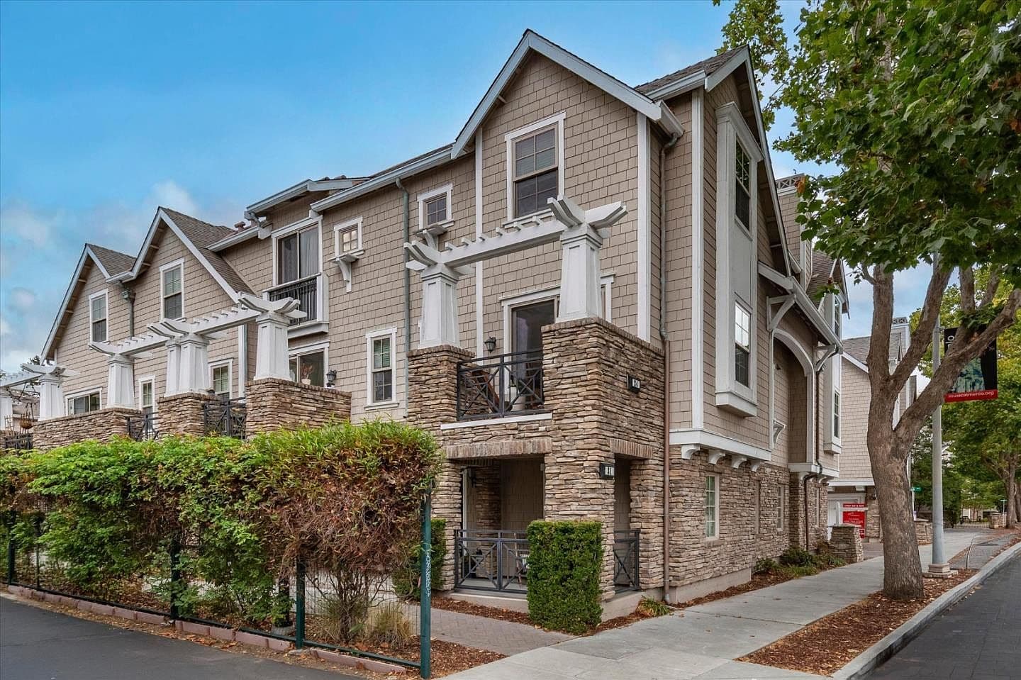 31 Artisan Way, listing photograph 1