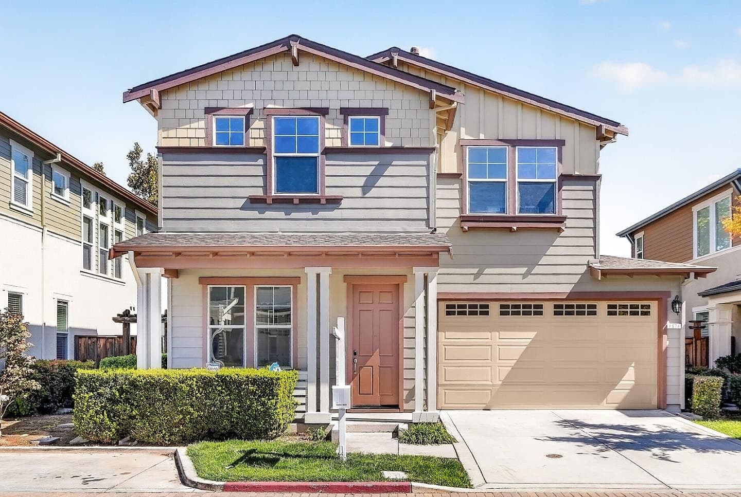 1574 Riorden Ter, listing photograph 1