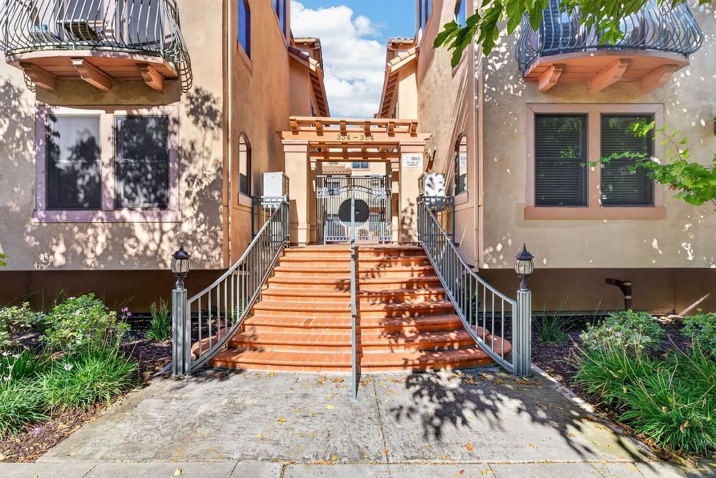 358 Bryant St, listing photograph 1