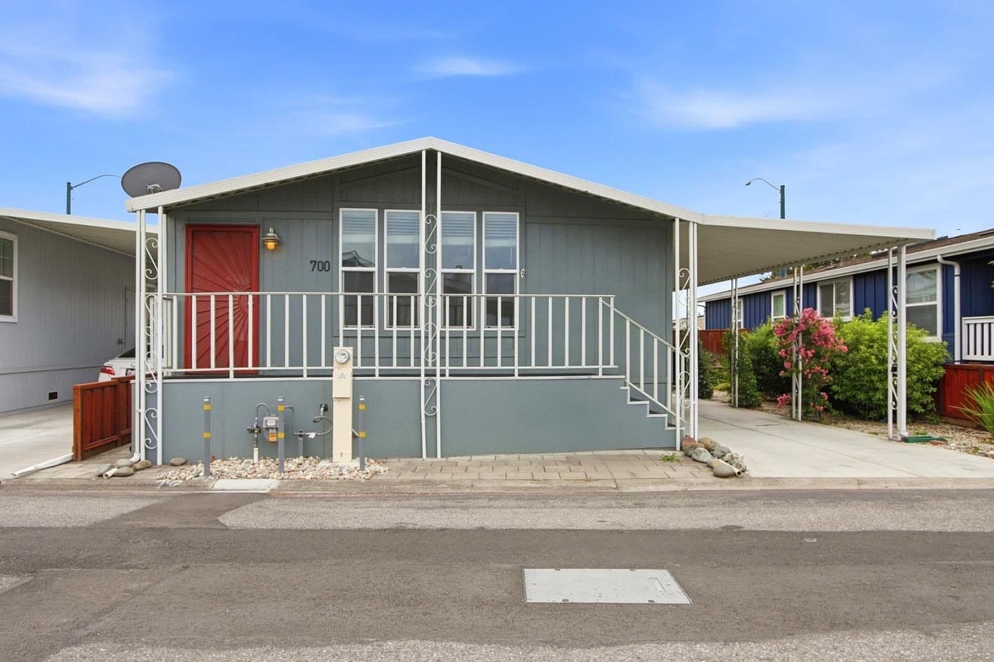 1085 Tasman Dr Spc 700, listing photograph 1