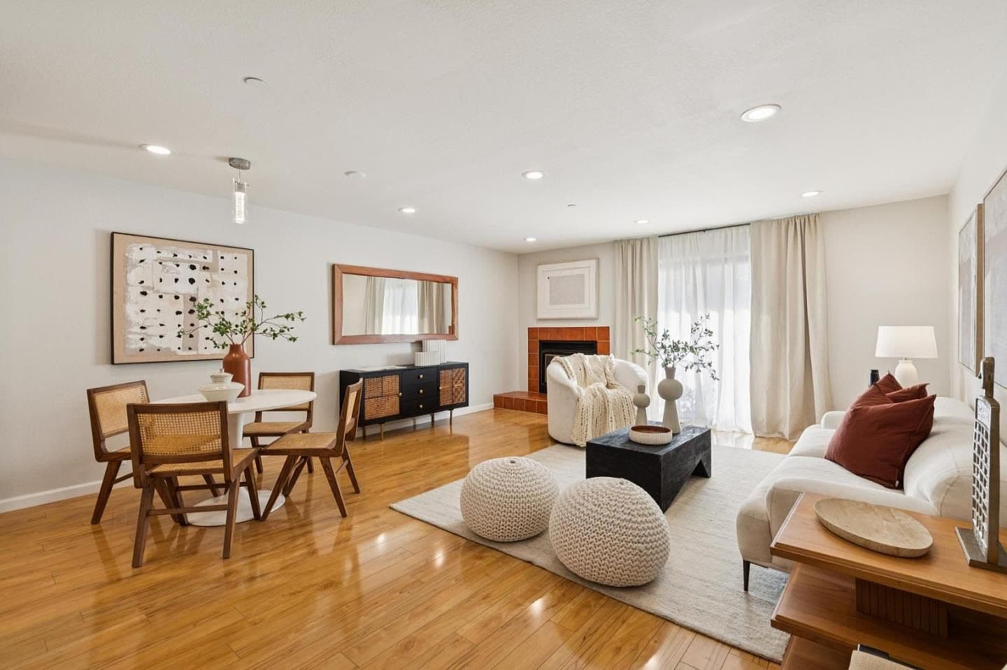 4157 El Camino Way APT E, listing photograph 1