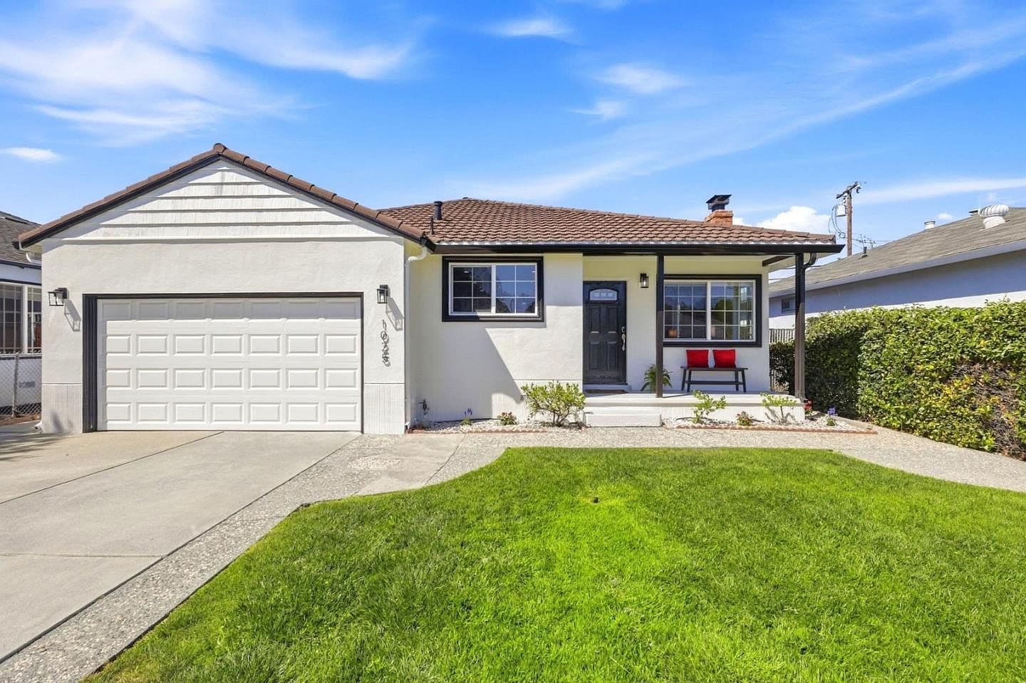 1025 Fulton Ave, listing photograph 1