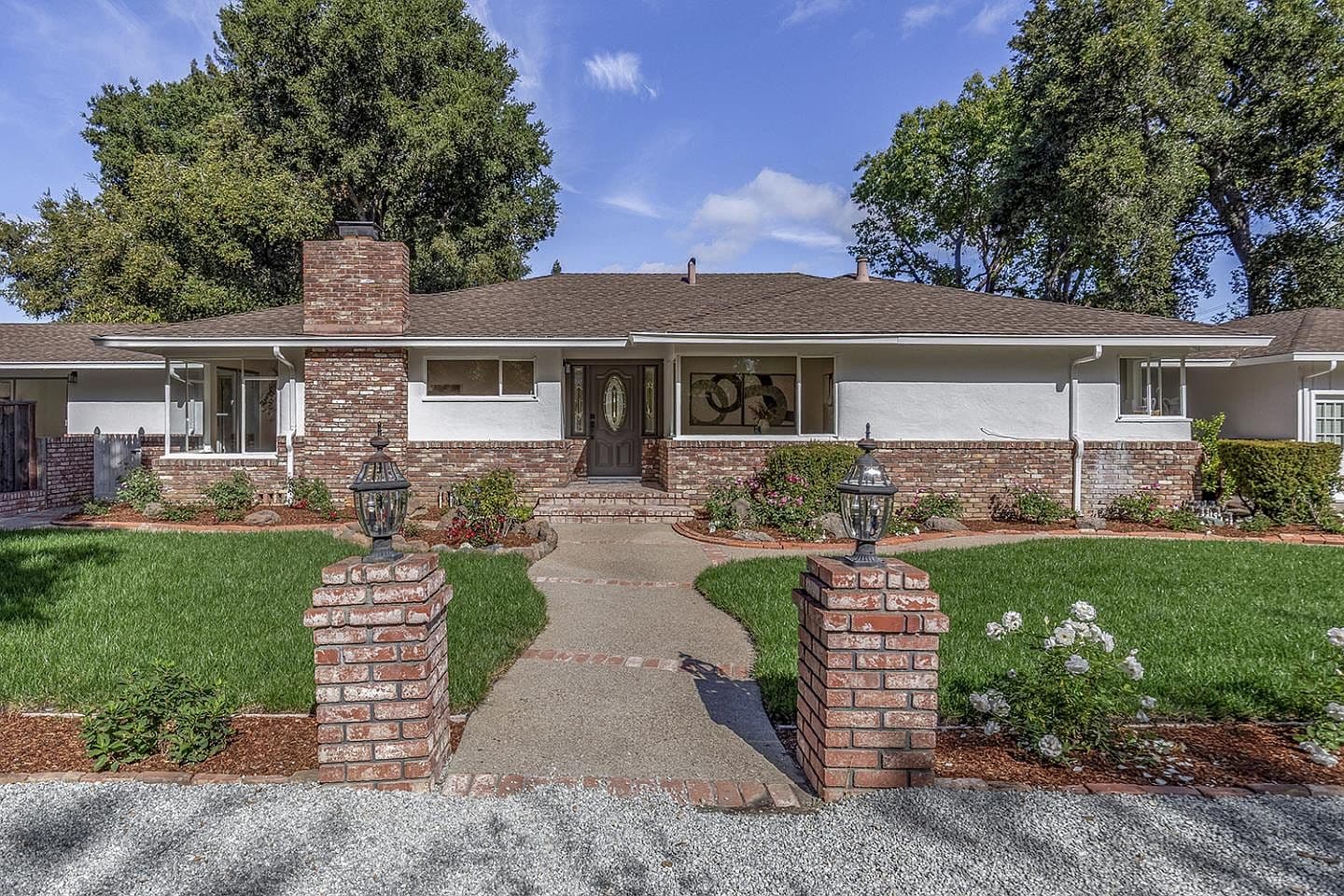 1385 Fremont Ave, listing photograph 1