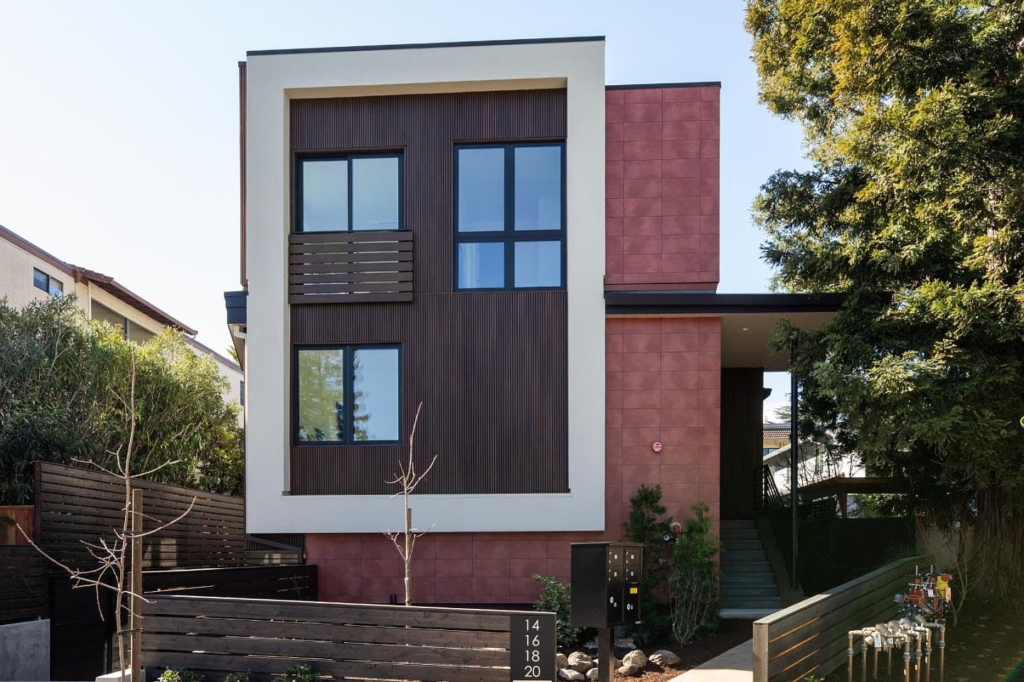 16 4th St, listing photograph 1